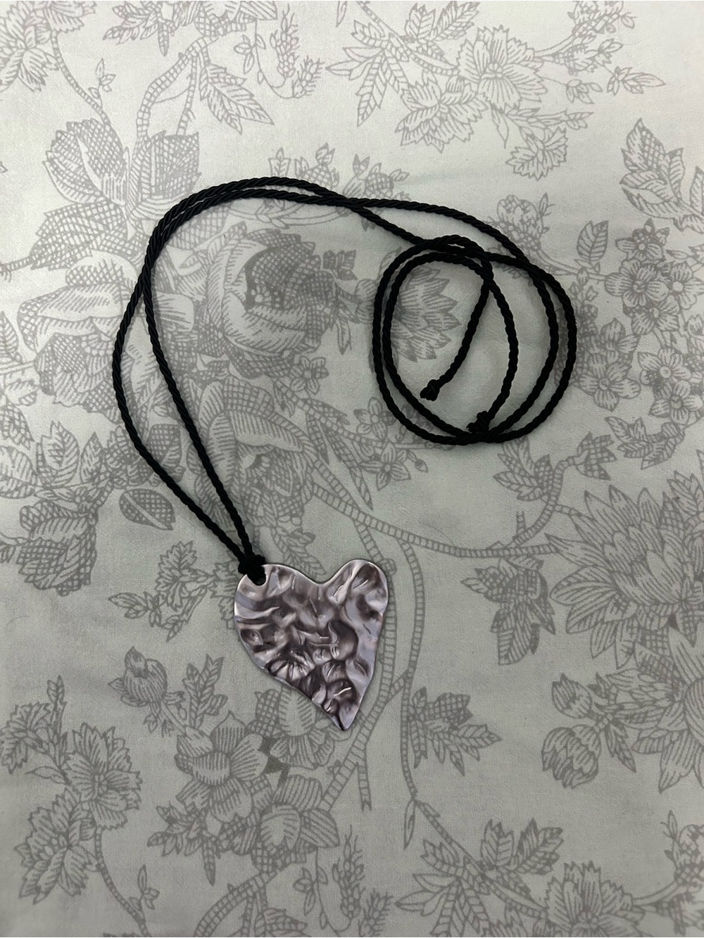 UO Heart Necklace
